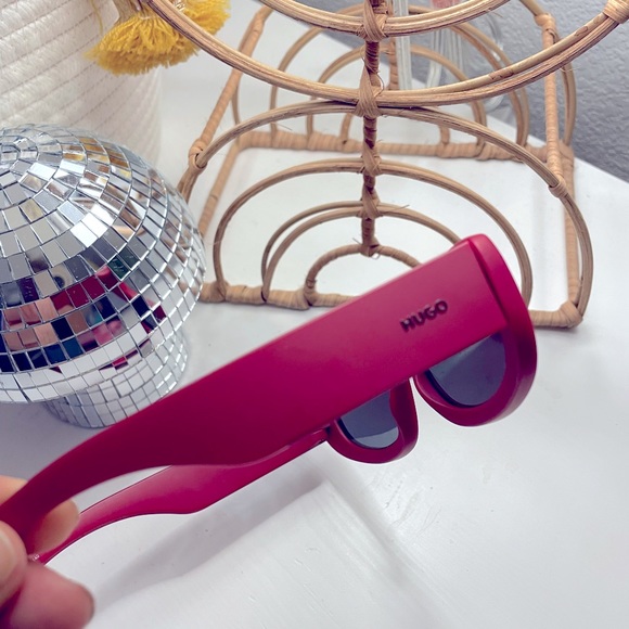 Hugo Boss Red 90s Vibe Branded Temples Sunglasses - Picture 4 of 10